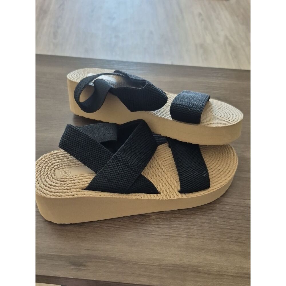 Black Strap Sandals with Tan Foam Wedge Footbed Sz 8 New Sale Under $20